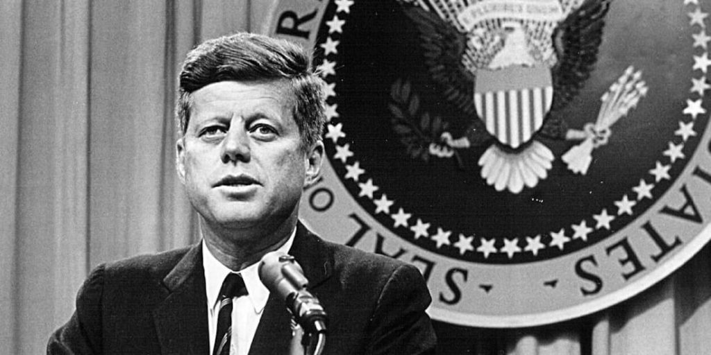 Teorías de Conspiración de Kennedy y Discurso de Sociedades Secretas